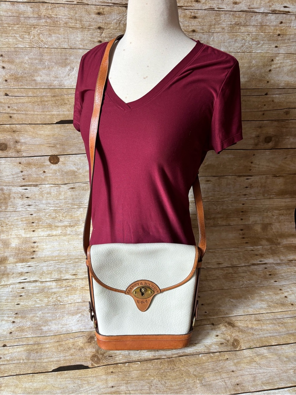 Vintage Dooney & Bourke crossbody bag